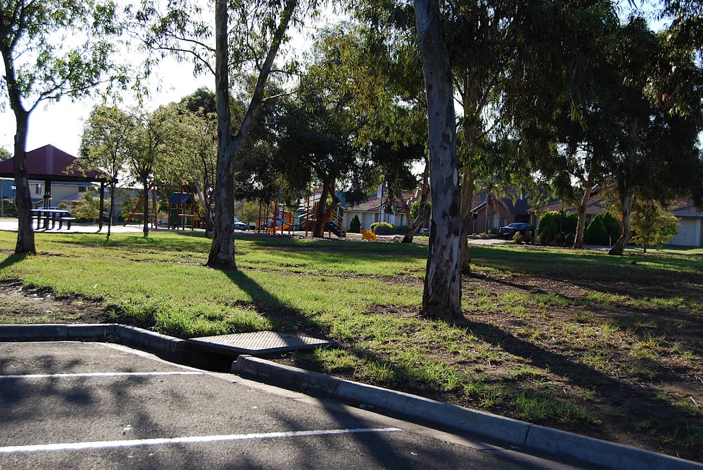 Shelter and playground in reserve by Phaedrus Fleurieu