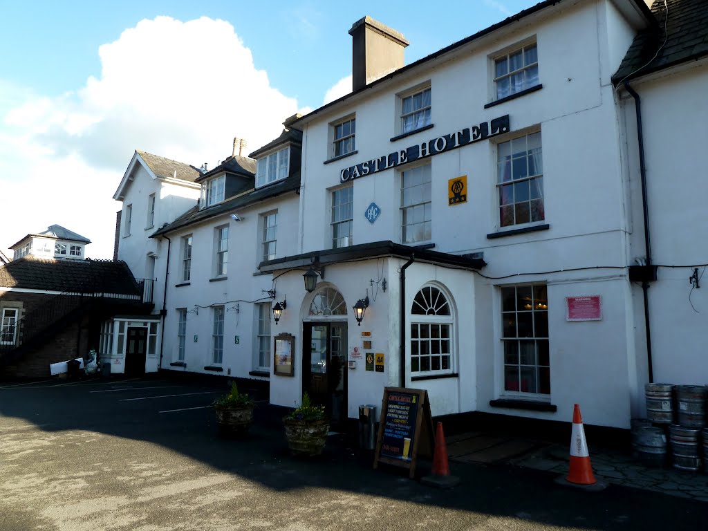 Brecon Castle hotel Castle Square, Brecon, Powys LD3 9DB  01874 623737 by cowbridgeguide.co.uk