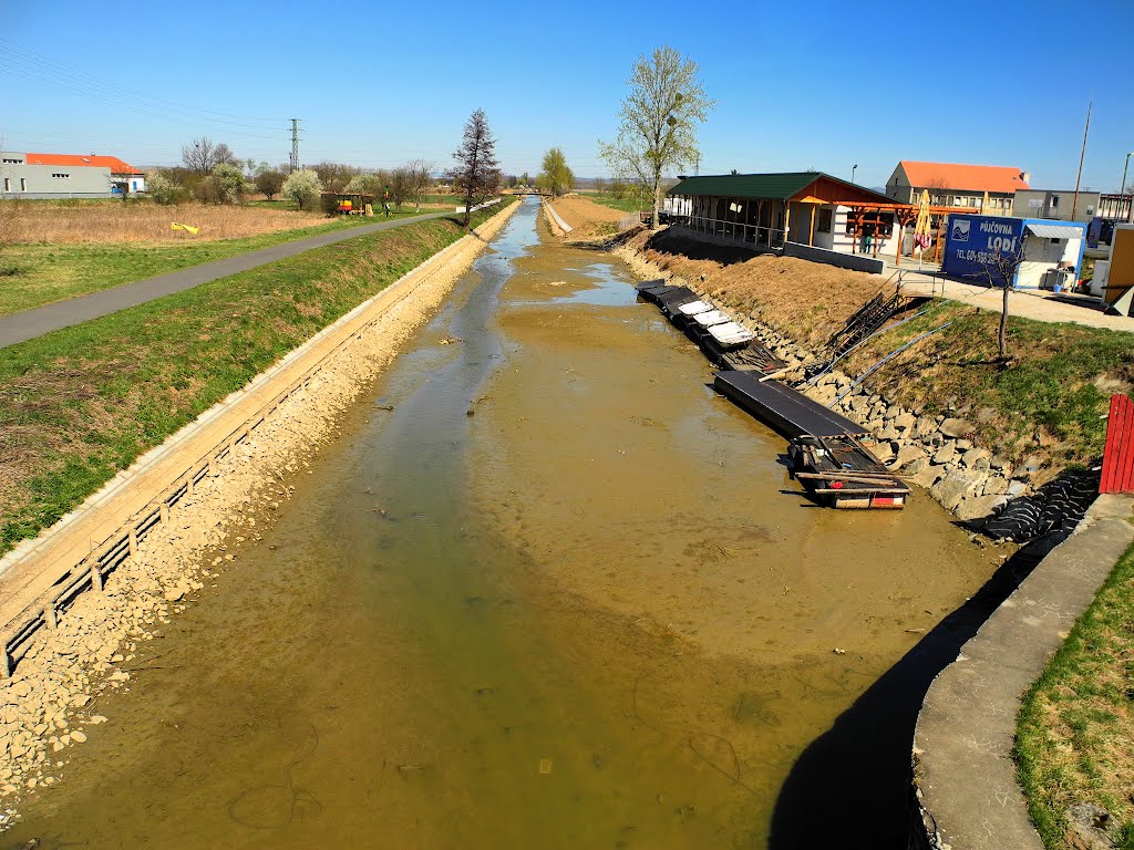 Baťův Kanál (Bata Canal), Uherské Hradiště, Czech Republic by Canalous Guidemar