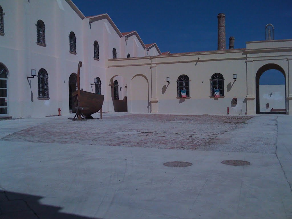 Cortile interno alla Tonnara by Angelo Leone (Algorad)