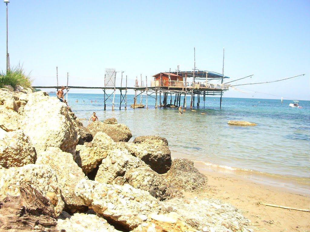 Trabocco a Fossacesia by Tania Trovarelli