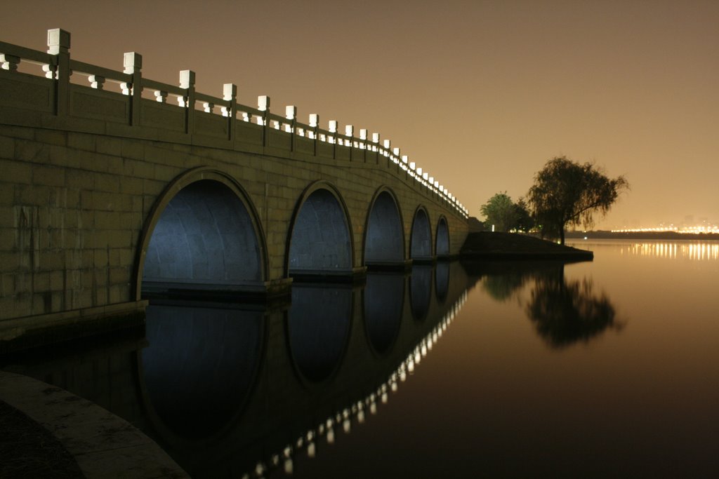 Suzhou.shihu-------古桥夜色别样景 by liweilin