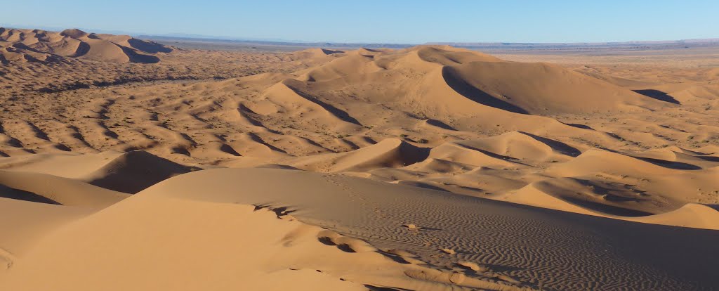 Im Erg Chebbi - Marokko by Rainer Hiller