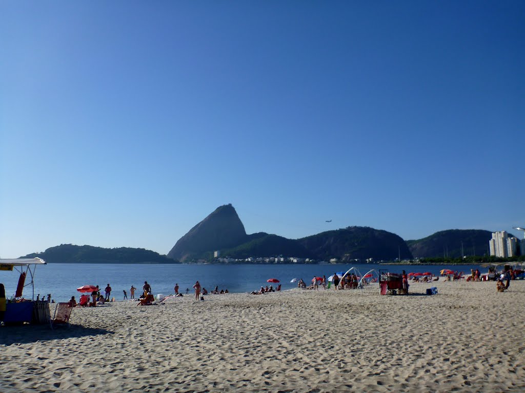 Praia do Flamengo by Fernando Novaes