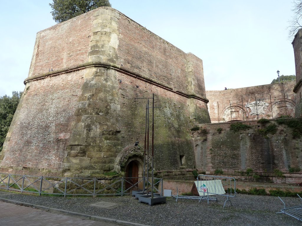 Fortezza Medicea, Siena, Italia by lucoto