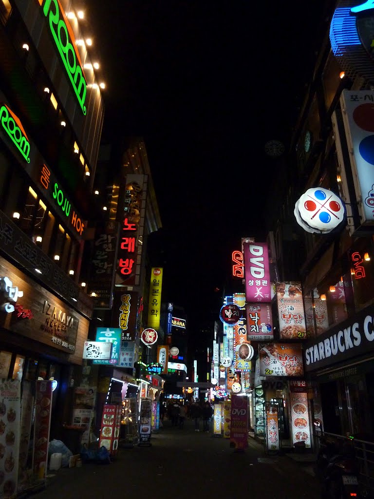 Seoul Nightlife North of the Han by Desertdweller