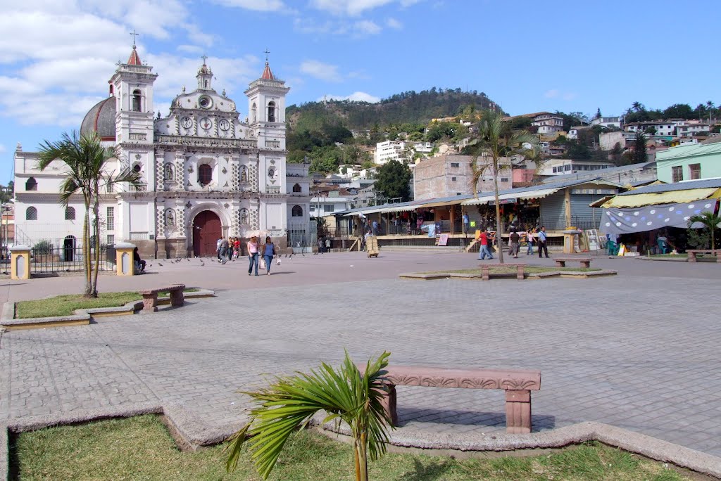 L'église la place et le marcher Los Dolores, Tegucigalpa, Honduras, Mars 2009 by Christian Claveau