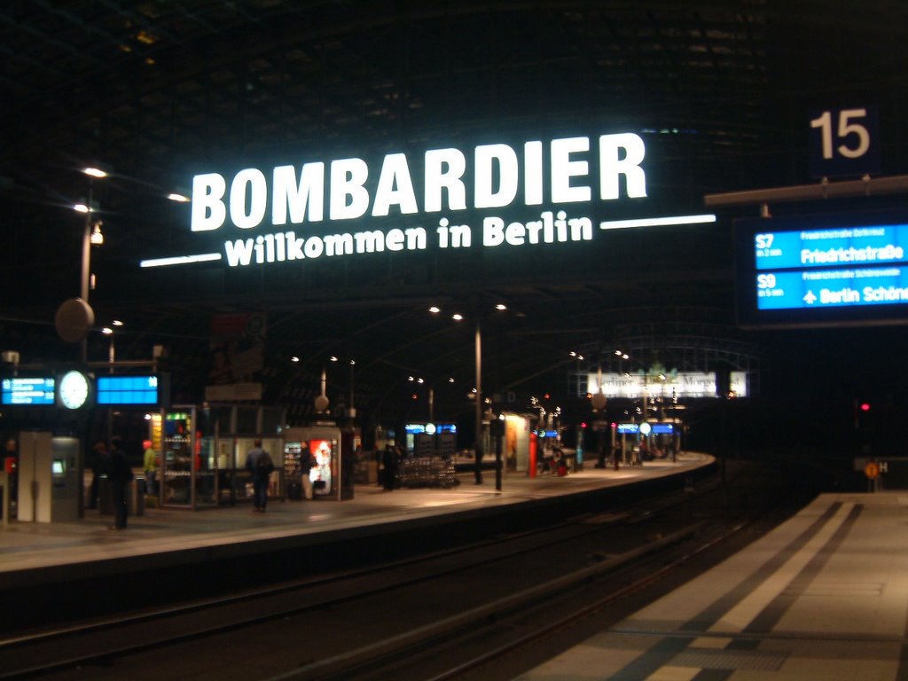 Inside Berlin Hauptbahnhof by Yarkssen