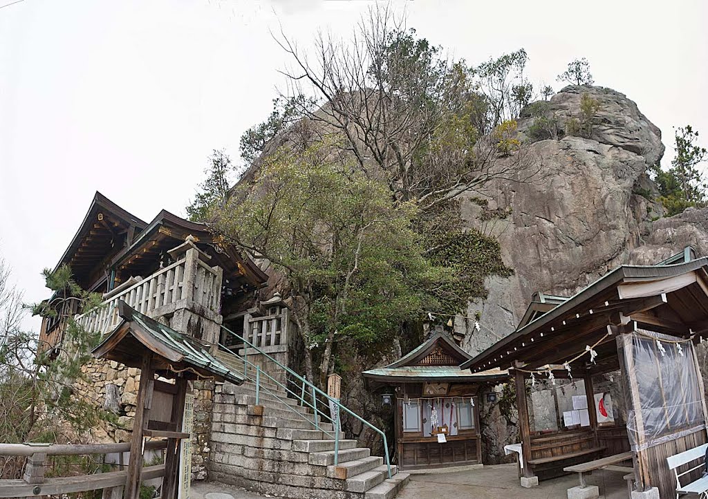 Tarobogu/Aga shrine , 太郎坊宮 阿賀神社 by ztanuki