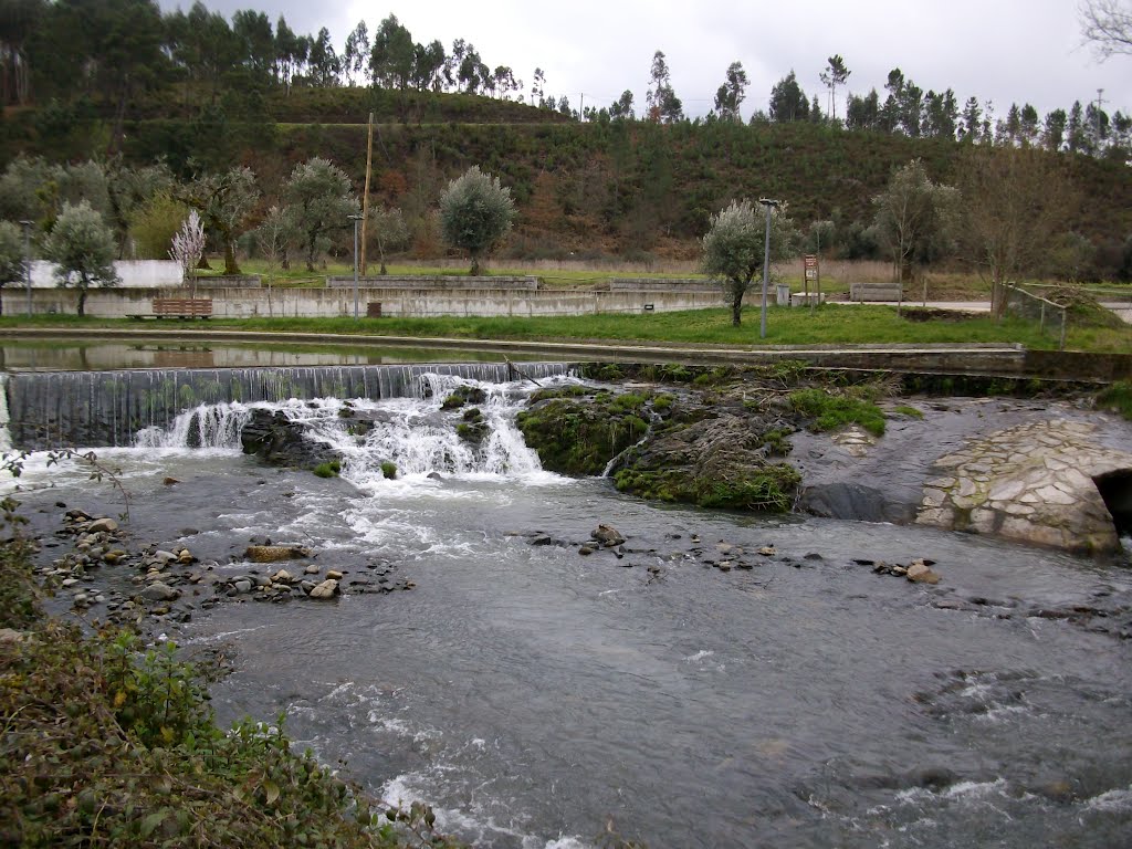 Praia Fluvial by Carlos Gameiro