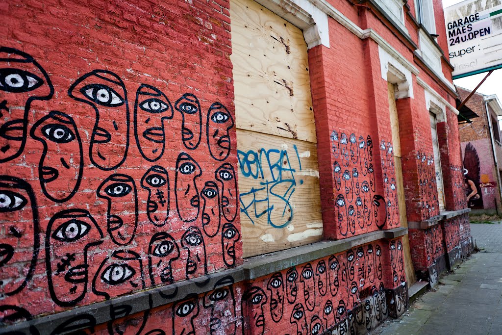 Graffiti visages by Marc LECOCQ