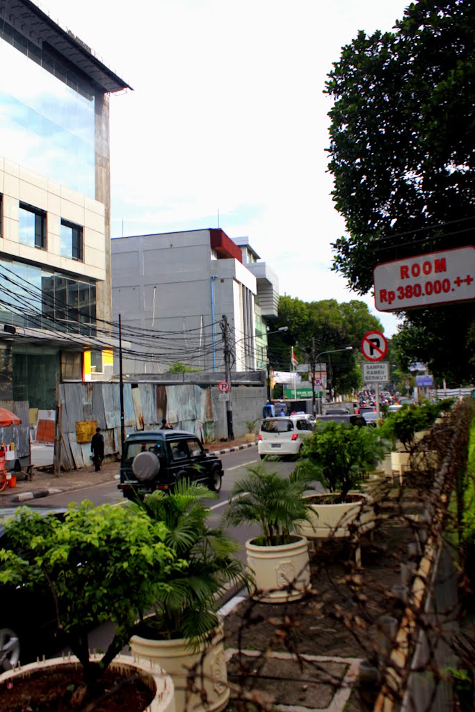 Jalan Teuku Cik Ditiro by Nanang Pudjo Bintoro