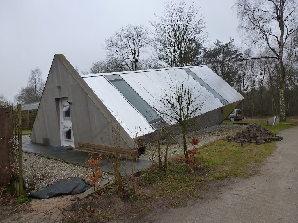 Art woning "Het omgevallen huis" Uffelte by Nico Bakker