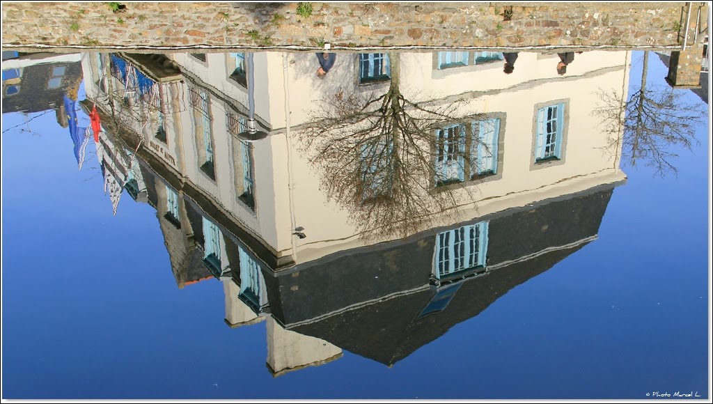 Landerneau - Mairie sans dessus dessous by Marcel Lengronne