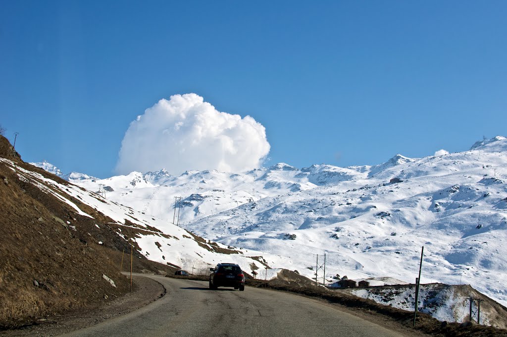 Way to Val Thorens by Andrii Skoryk