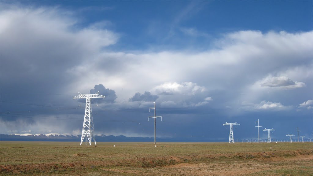 电力天路 (Transmission lines from Qinghai to Tibet) by Laozhou