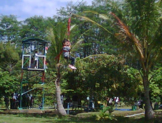 Flying fox di grage sangkan by holid azhari