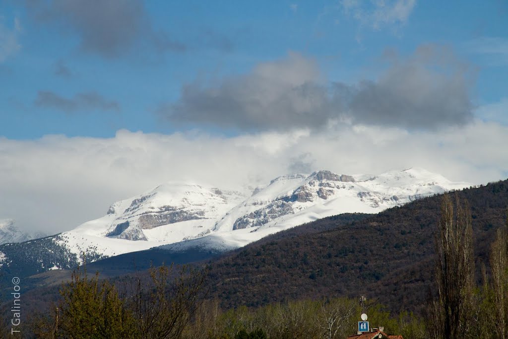 Valle de Tena by Tomás Galindo (Poesí…