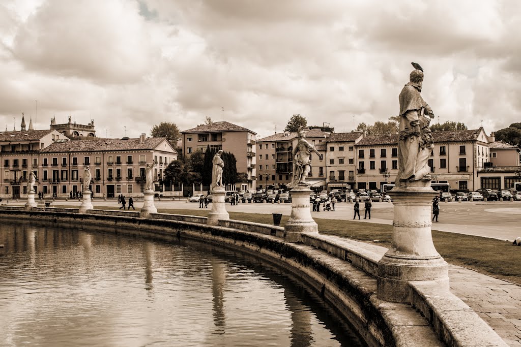 Padova - Prato Della Valle by FicheraCarmelo