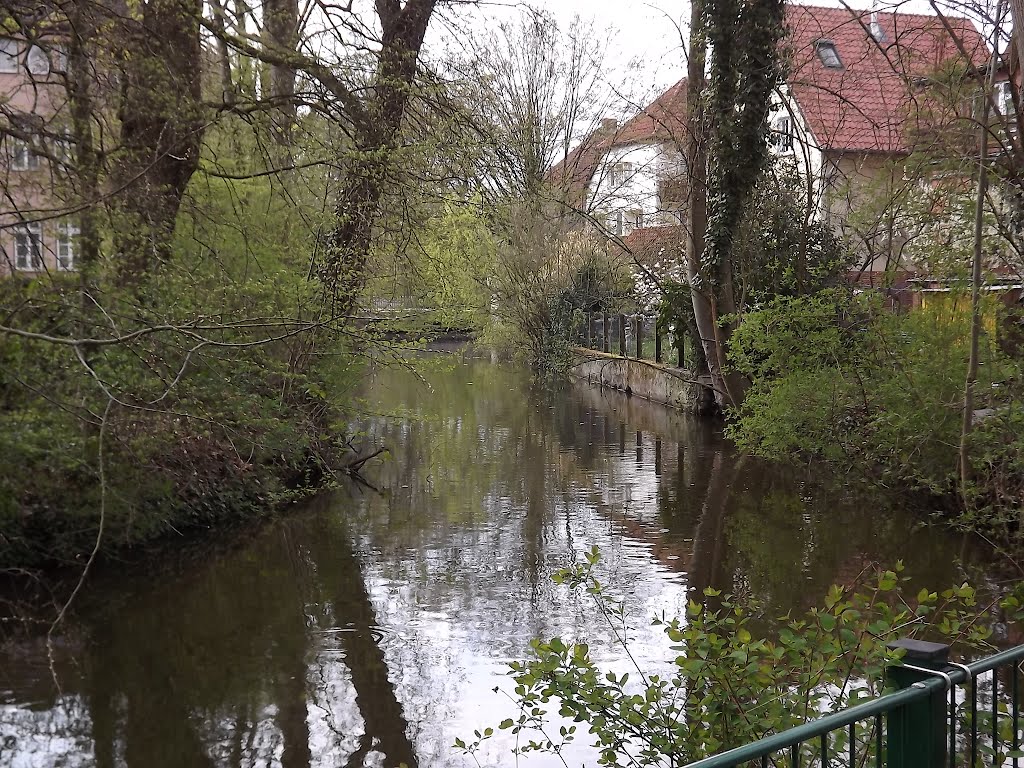 Kleiner Fluss am Schloßpark. by Guenther68er