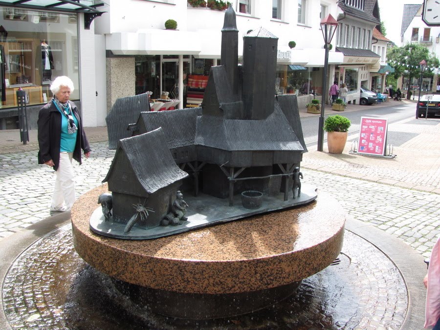 Handwerkerbrunnen in Bad Iburg by Christian Drescher