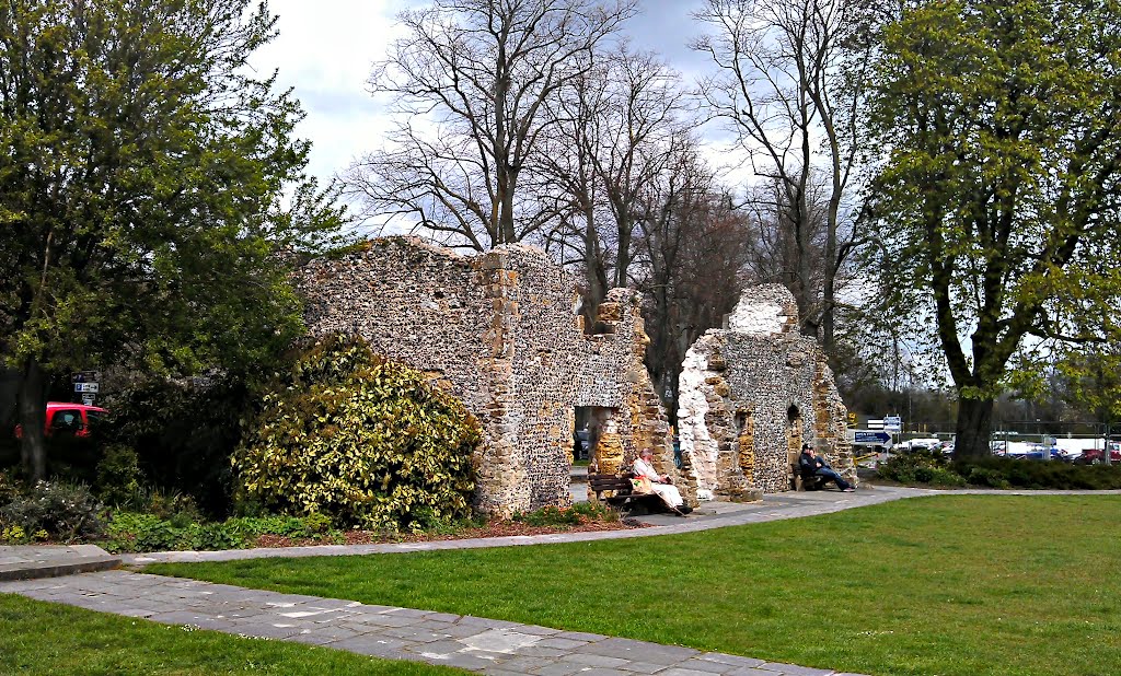 C13 Blackfriars ruin Arundel, West Sussex, UK. by pho2art