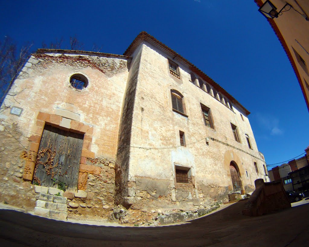 Castell de El Milà by Jose J. Barceló