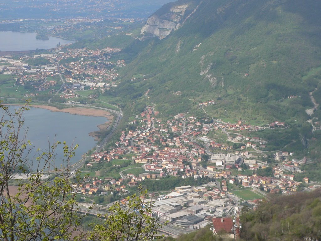 Civate, Cesana e Pusiano dal Monte Barro by Angelo C.