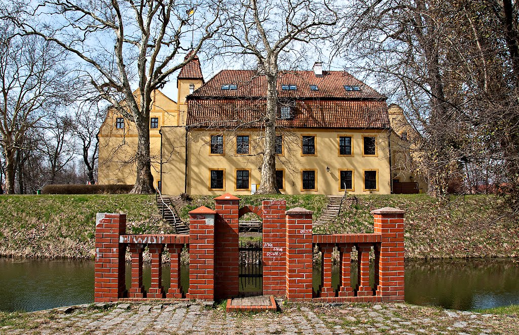 Castle in Krokowa by Wlodzimierz Poznansk…