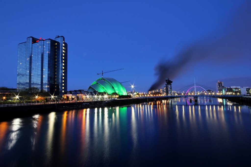 Glasgow, UK by bazd69