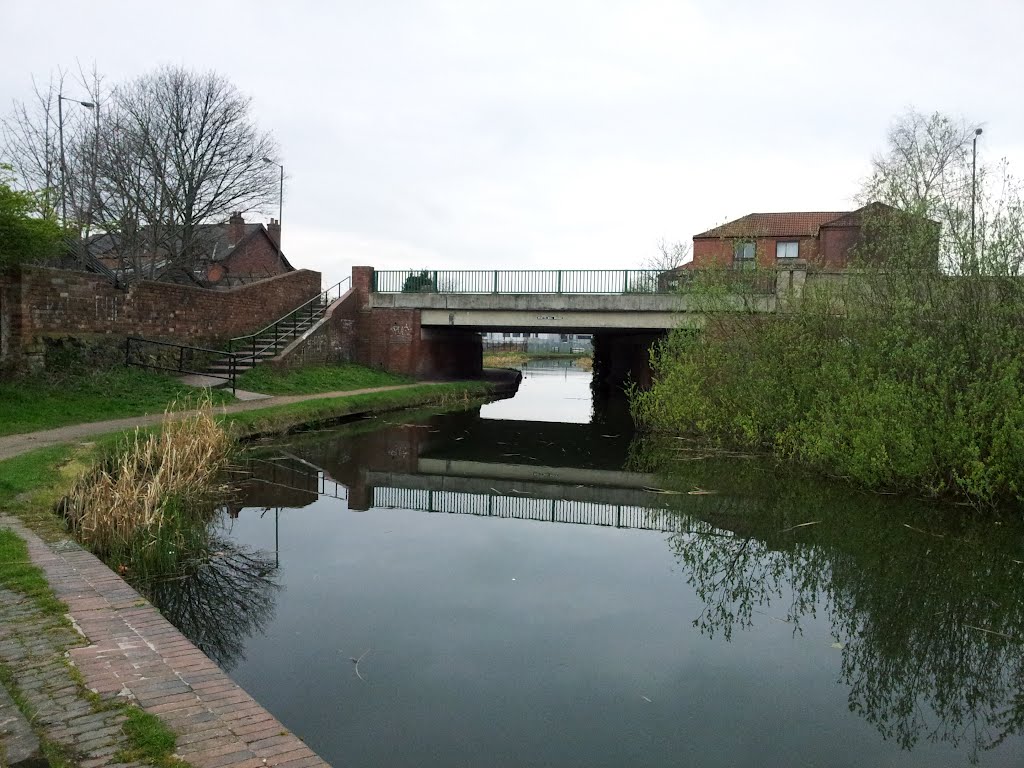 Pratts Mill Bridge Wyrley & Essington Canal by quercusia