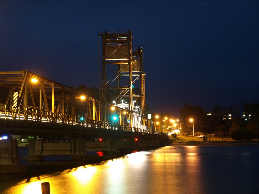 Clyde Bridge @ Night by mtran