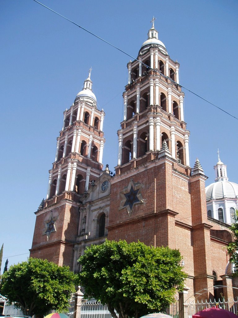 Iglesia Señor de los Milagros by Yesi Santacruz