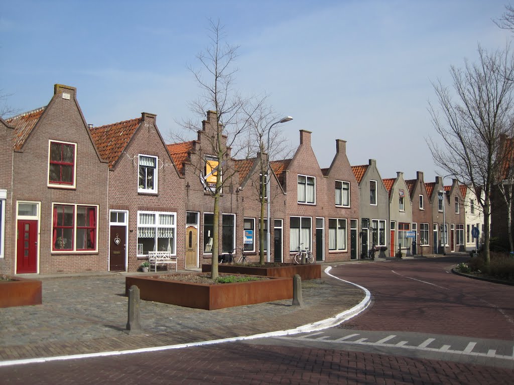 Laan van Sint Hilaire, Zierikzee by Johan Zuidema