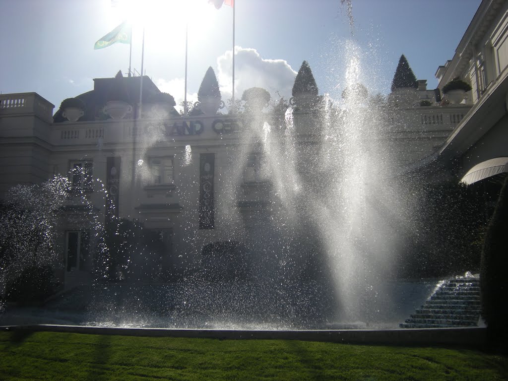 Aix les Bains jeux d'eau au casino by Marc Lacelle