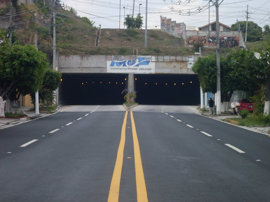 Tunel de la prolongación de la 75 Avenida Norte by JMRAFFi (JMRAFFi)