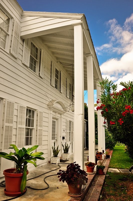 Front porch by majicphotos