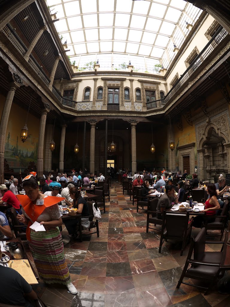 Casa de los Azulejos, México, D.F. by Antonio Cristerna