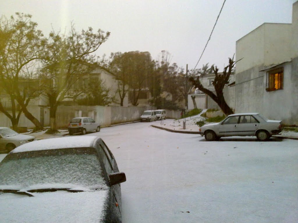 Un jour de neige sur le quartier by Annis Hamzaoui