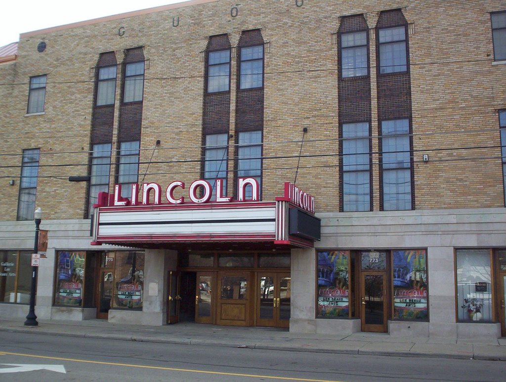 King-Lincoln Bronzeville, Columbus, OH, USA by C-busite