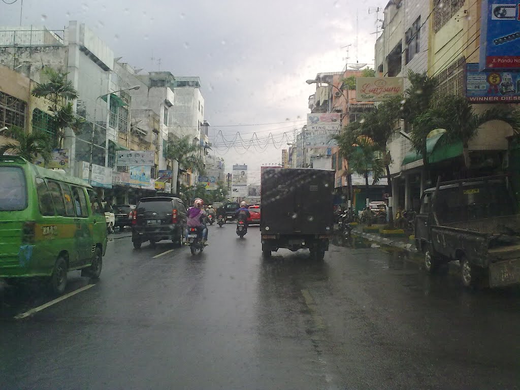 Jl. Pandu - Medan by Heryanto Sun