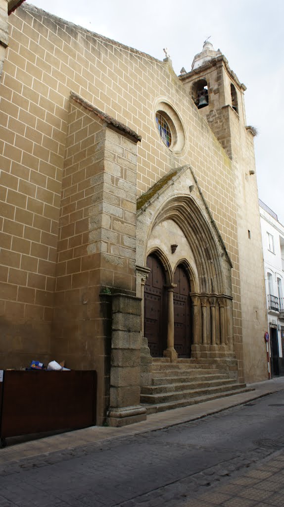 Valencia de Alcántara - Igreja da Encarnación by Victor M T Henriques