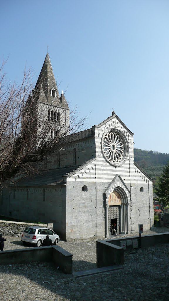 Basilica dei Fieschi, edificata tra il 1245 ed il 1252. by giancamonty 42