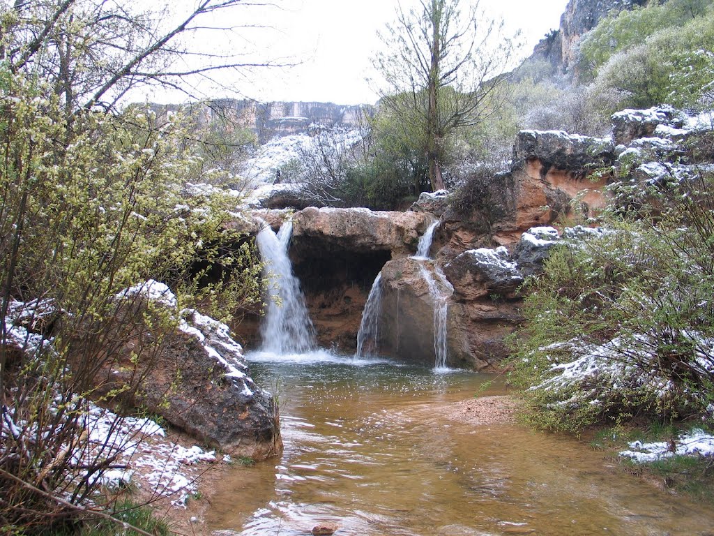 Cascada de la hoz de Albalate de las Nogueras (nevada) by Jesus Gomez