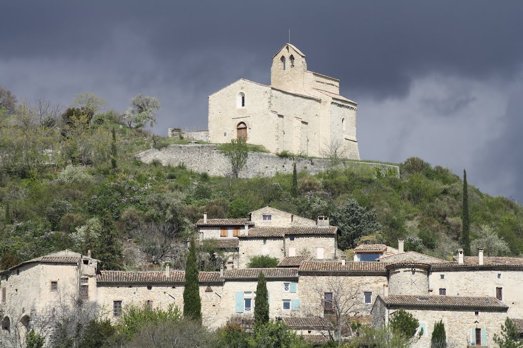 Die Kirche von Montclar-sur-Gervanne by OstalbSusi