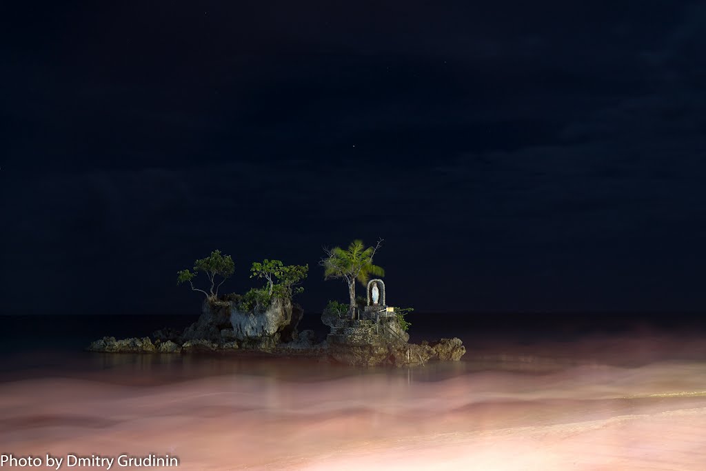 White beach in the night by DIMGDV