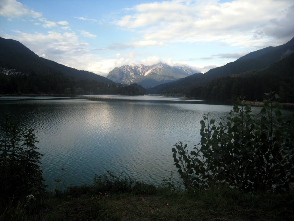 Brezza, al tramonto, sul Lago di Centro Cadore, Calalzo (ago 2011) - Breeze, the sunset over Lake Cadore Center, Calalzo (Aug 2011) -Бриз, закат над озером Кадоре центр Calalzo (август 2011) by maurizio-VE-2943