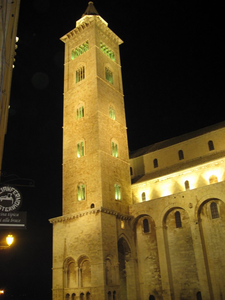 Campanile Duomo Trani by Mauishiver