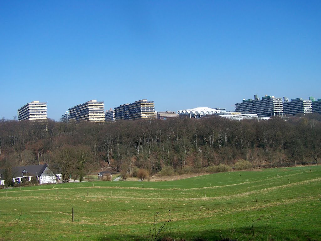 Blick auf die Ruhr Uni Bochum by Ja Wi