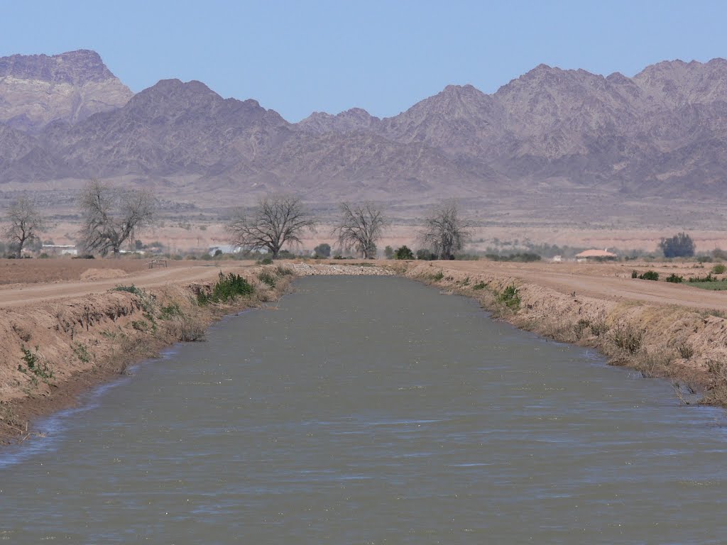 Irrigation, Blythe, California by J.gumby.BOURRET